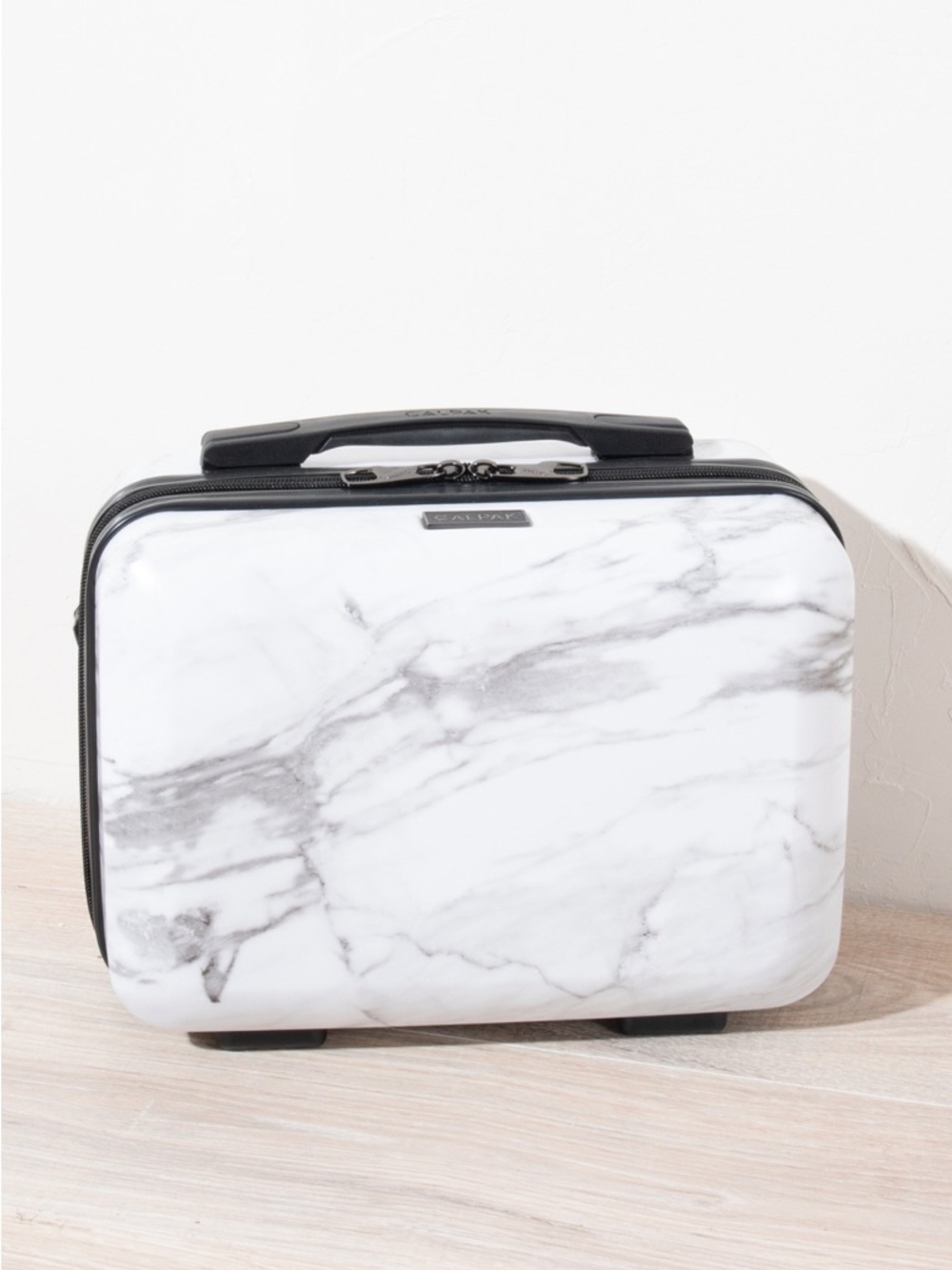 CalPak White and Gray Marble Train Case